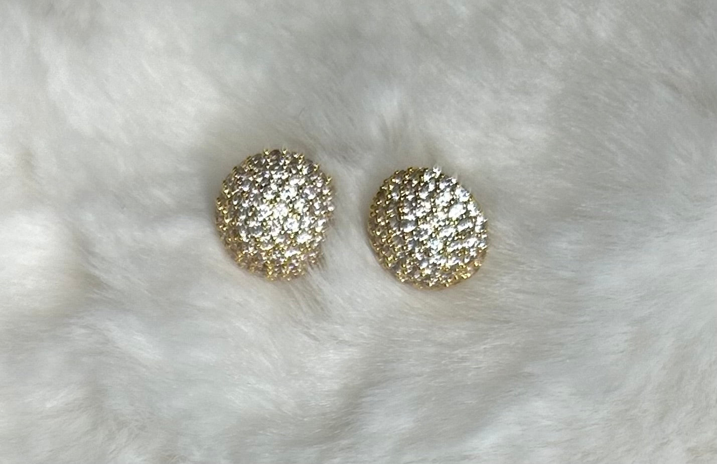 Gold plated zirconia studded earring