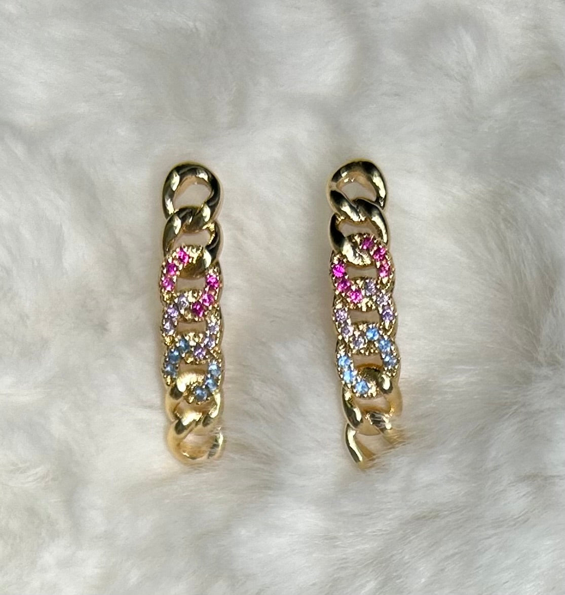 Earring with crystals in lilac pink and gold-plated blue