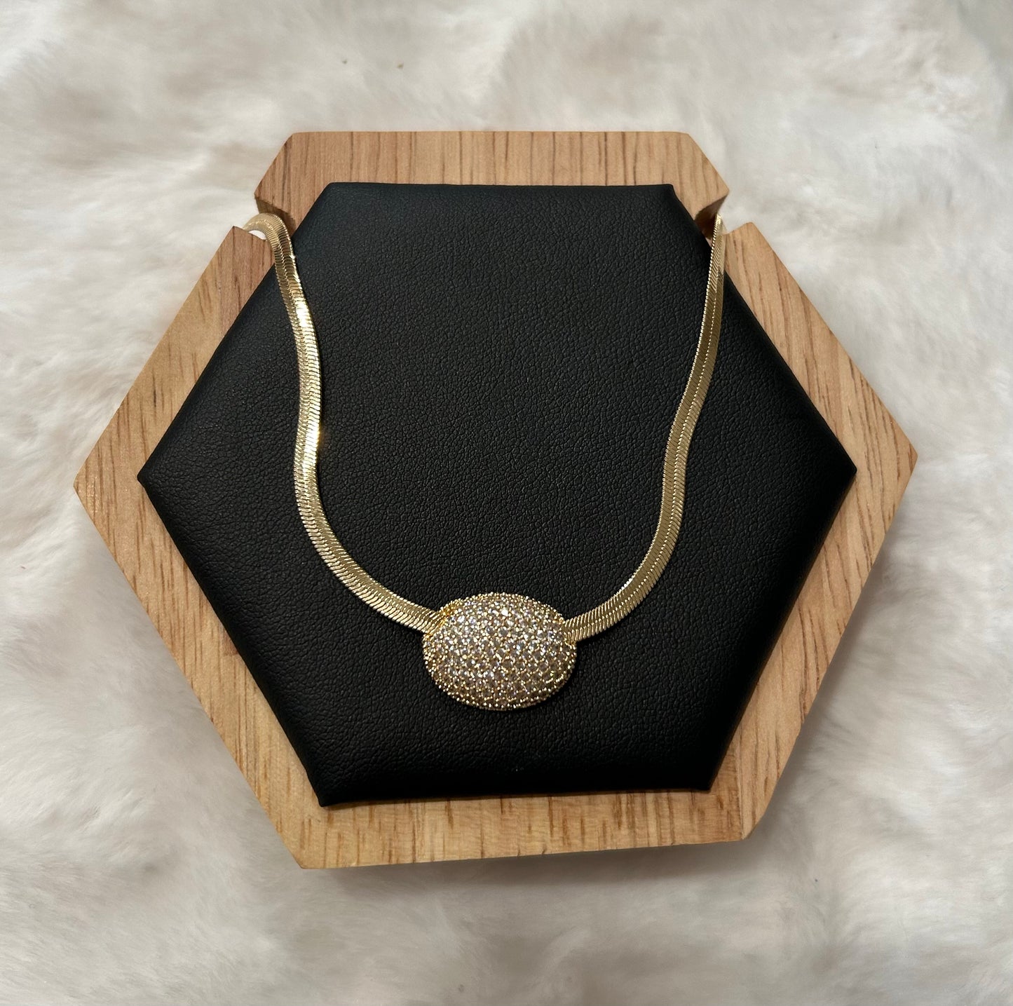 Choker with gold-plated oval pendant