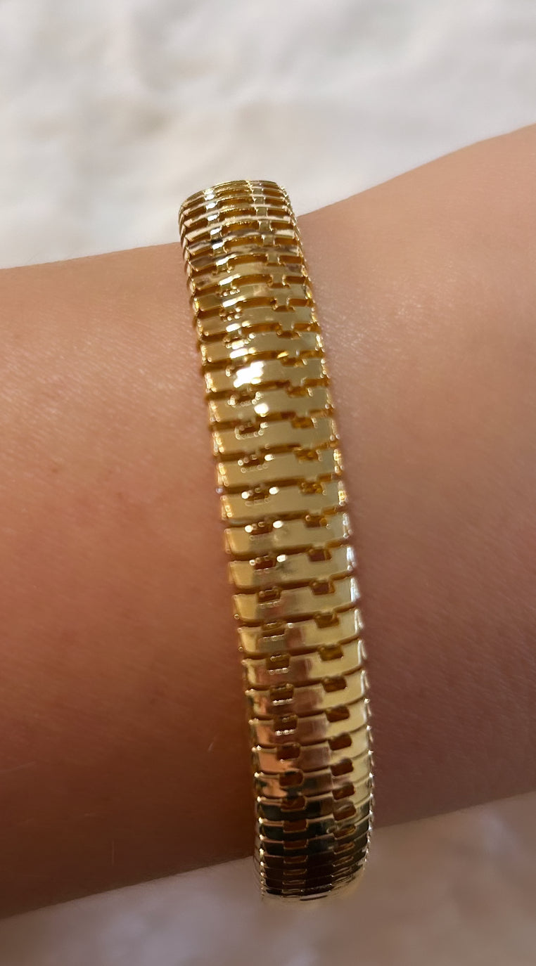 Gold plated laminated bracelet!