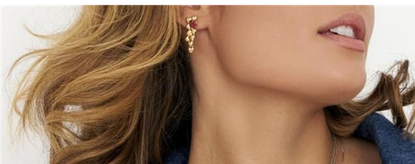 Gold-plated Ruby crystal heart earring!