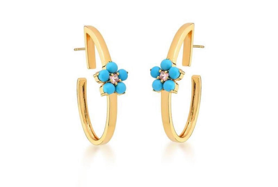 Half hoop earring with gold plated turquoise flower!